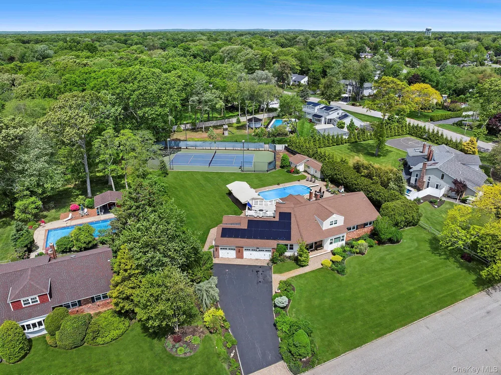 9 Dove Lane Bay Shore, NY 11706