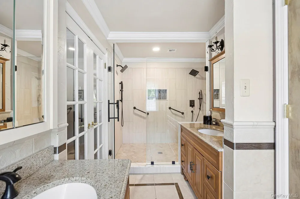 9 Dove Lane Bay Shore, NY 11706