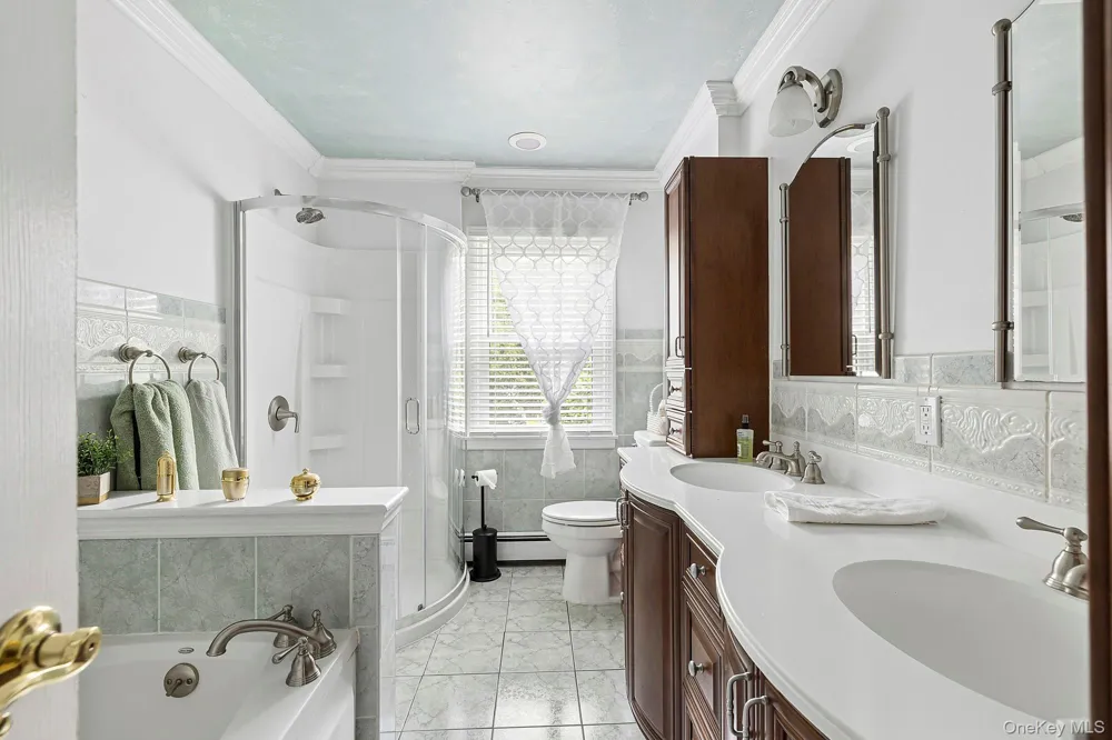 9 Dove Lane Bay Shore, NY 11706