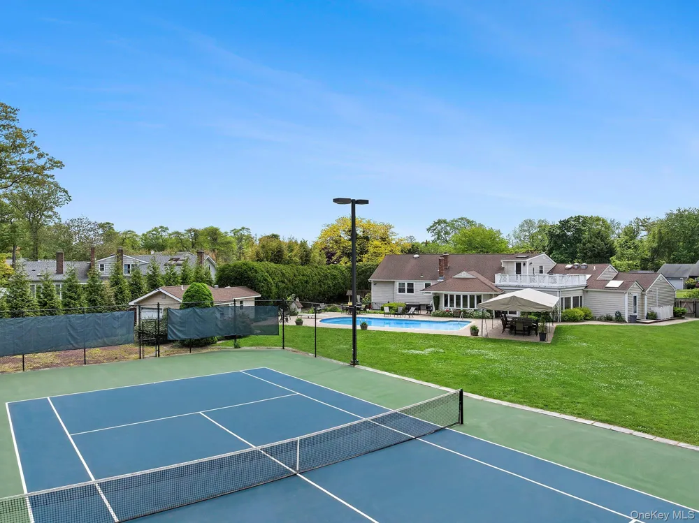 9 Dove Lane Bay Shore, NY 11706