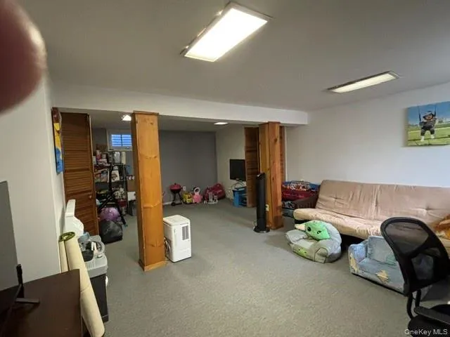 12 Federal Lane Coram, NY 11727
