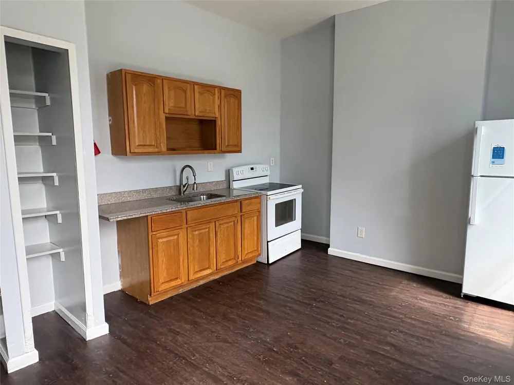 384 Washington Street #1R Newburgh, NY 12550