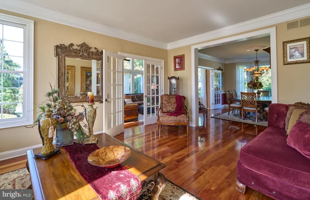 1280 TAYLOR DRIVE Langhorne, PA 19047