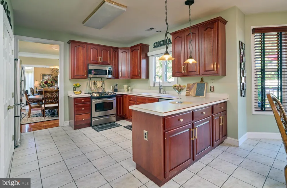 1280 TAYLOR DRIVE Langhorne, PA 19047