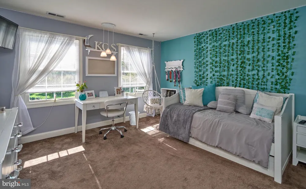 1280 TAYLOR DRIVE Langhorne, PA 19047