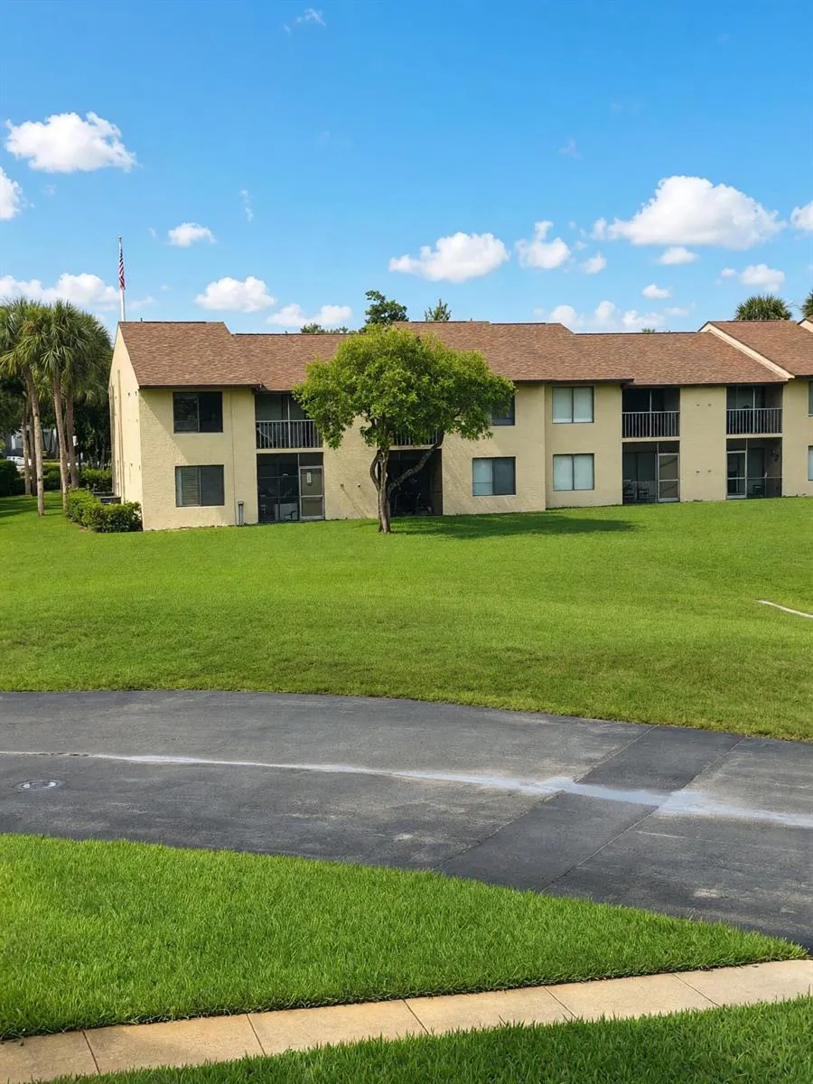 6716 Palmetto Circle S #202 Boca Raton, FL 33433