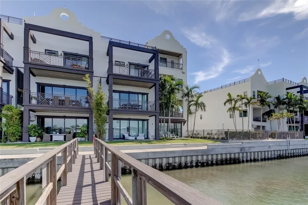 176 BRIGHTWATER DRIVE #2 Clearwater, FL 33767