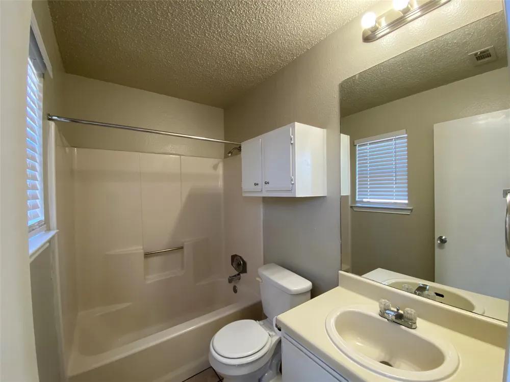 2024 Redwing Way Round Rock, TX 78664
