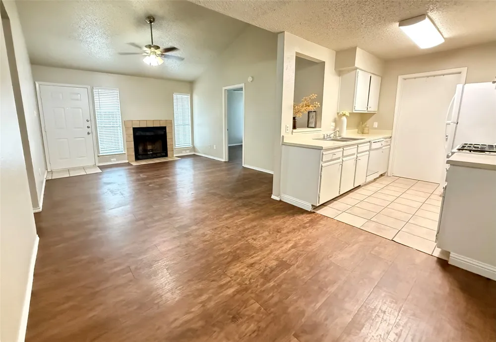 2024 Redwing Way Round Rock, TX 78664