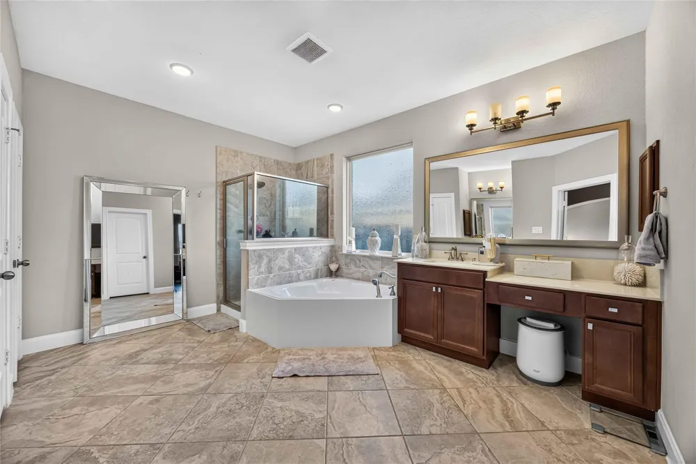 13510 Sorghum Drive Rosharon, TX 77583