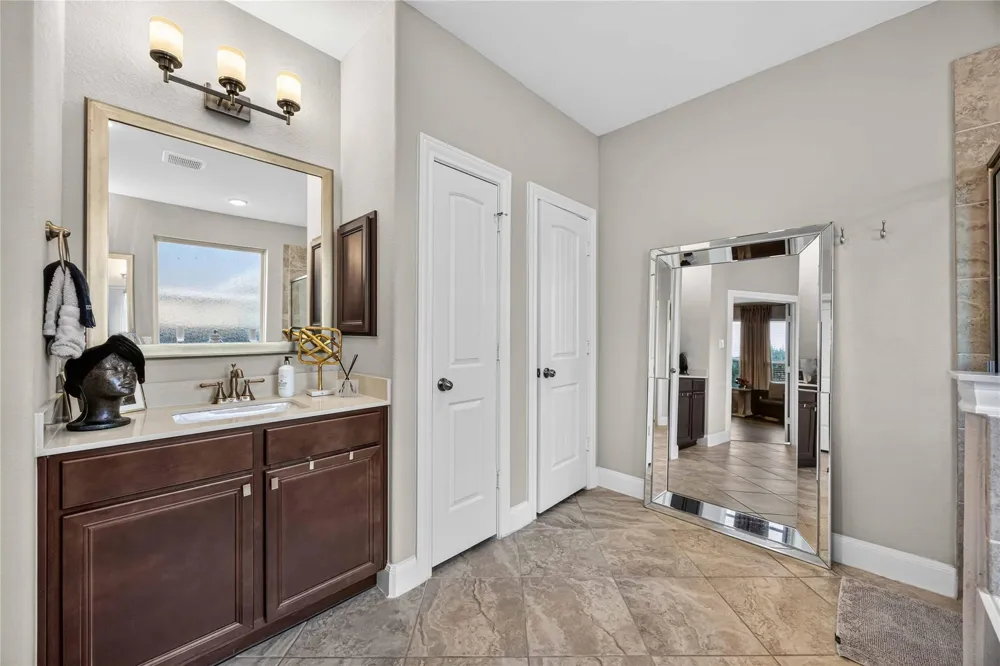 13510 Sorghum Drive Rosharon, TX 77583