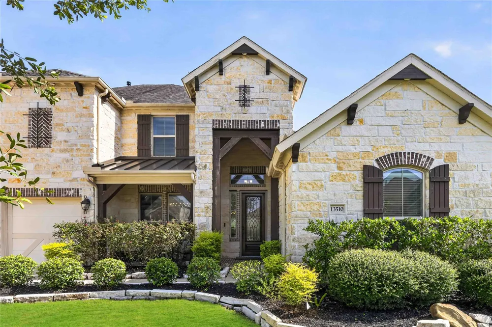 13510 Sorghum Drive Rosharon, TX 77583