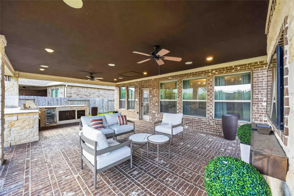 13510 Sorghum Drive Rosharon, TX 77583