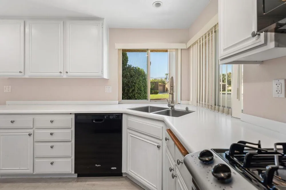 44239 Venice Court Palm Desert, CA 92260
