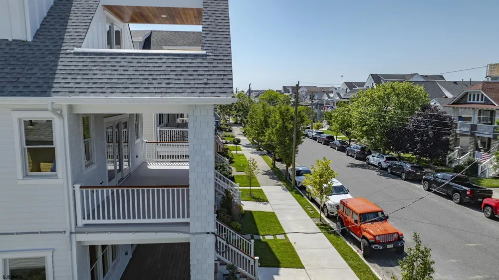 827 Saint Charles Pl Ocean City, NJ 08226