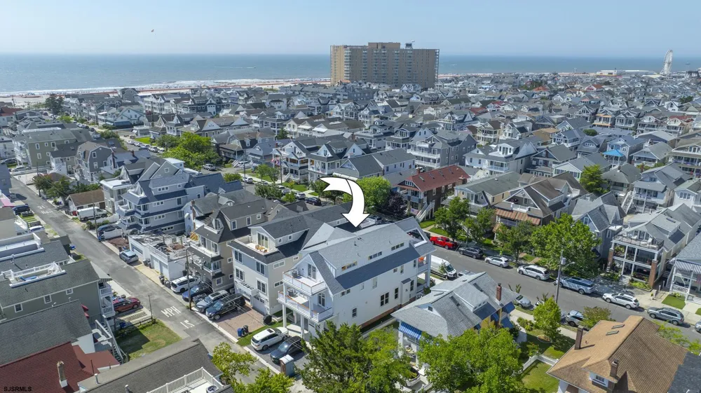 827 Saint Charles Pl Ocean City, NJ 08226