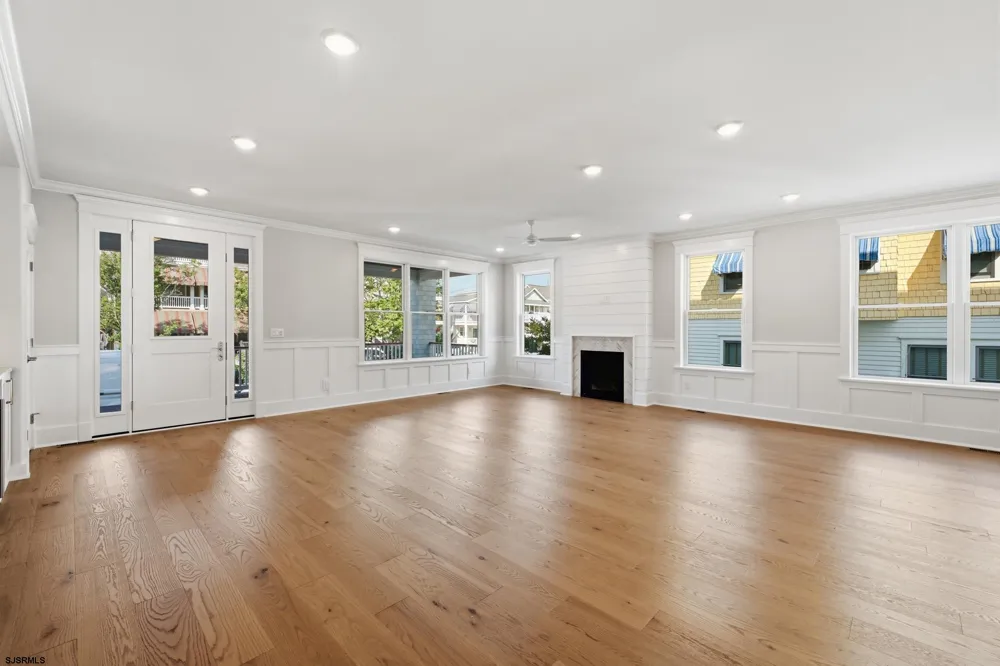 827 Saint Charles Pl Ocean City, NJ 08226