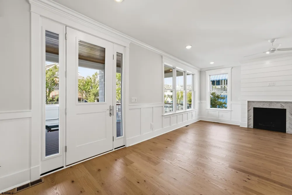827 Saint Charles Pl Ocean City, NJ 08226