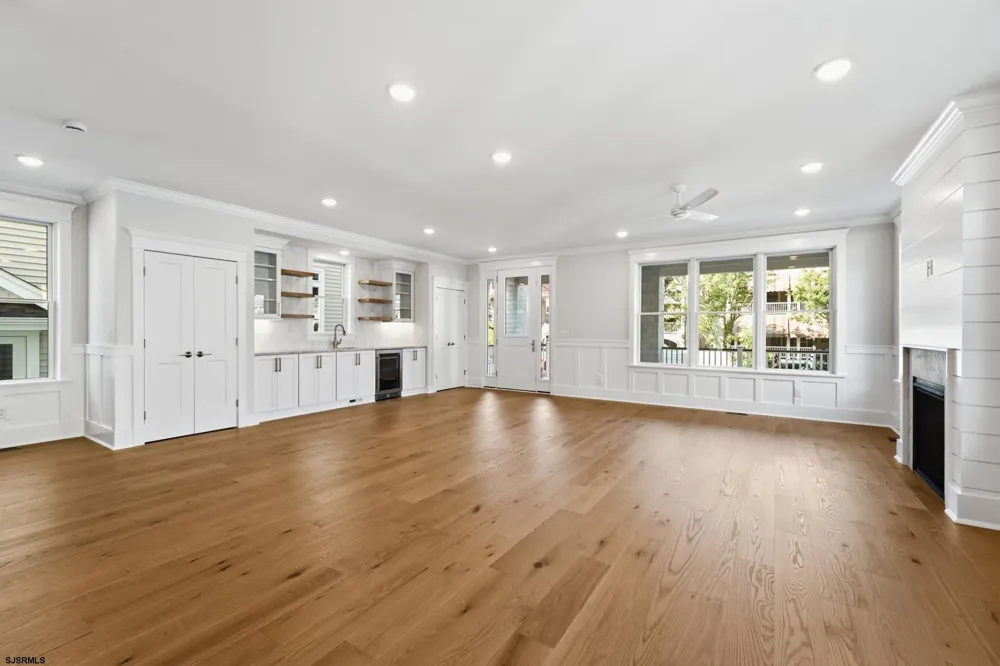 827 Saint Charles Pl Ocean City, NJ 08226