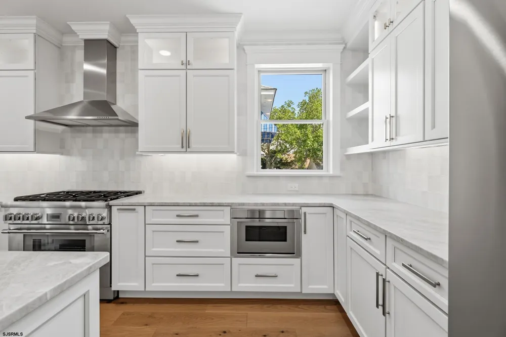 827 Saint Charles Pl Ocean City, NJ 08226