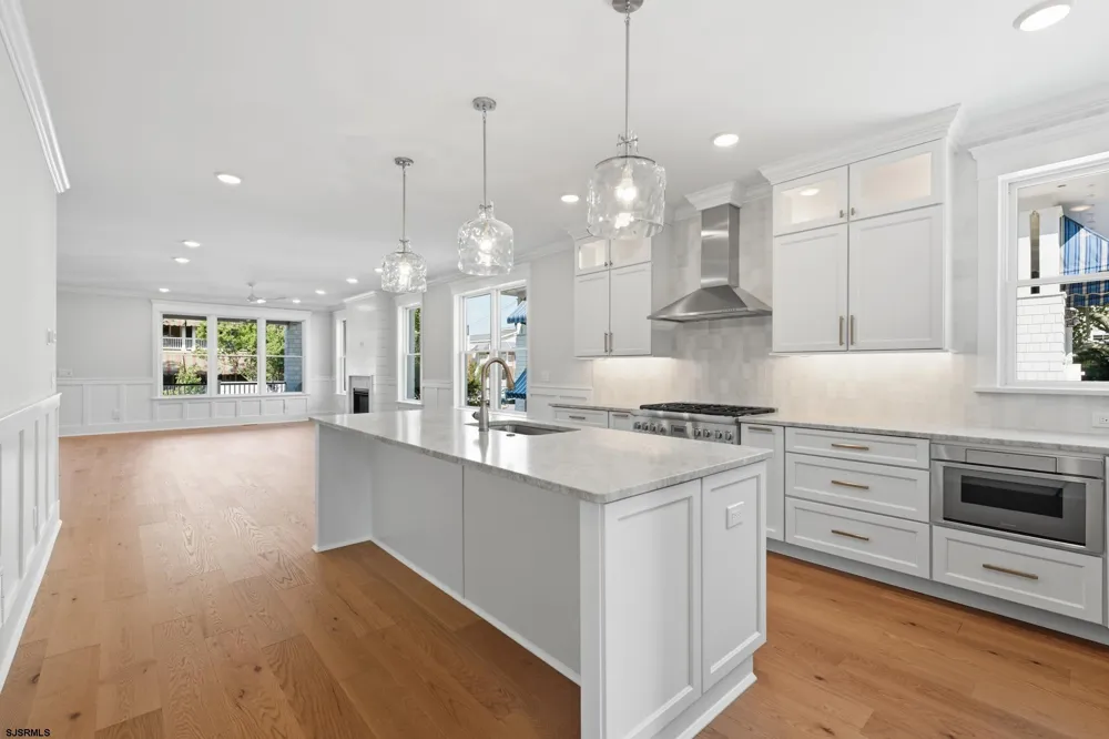 827 Saint Charles Pl Ocean City, NJ 08226