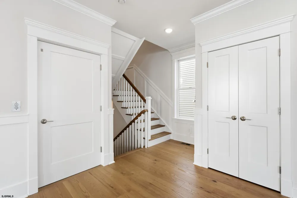 827 Saint Charles Pl Ocean City, NJ 08226
