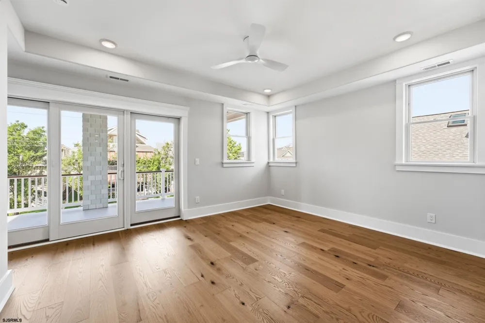 827 Saint Charles Pl Ocean City, NJ 08226