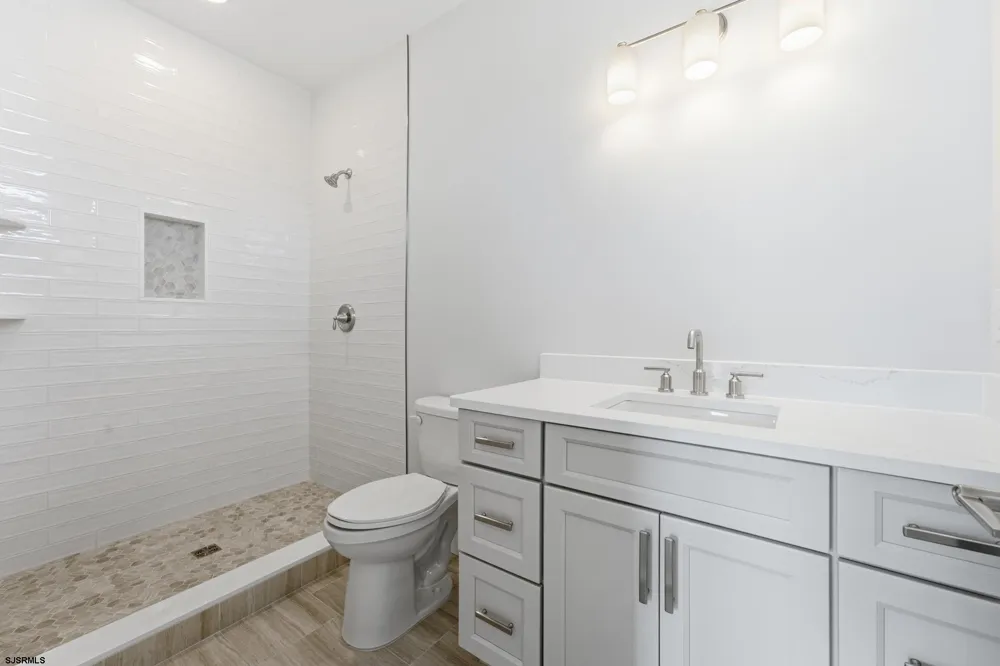 827 Saint Charles Pl Ocean City, NJ 08226