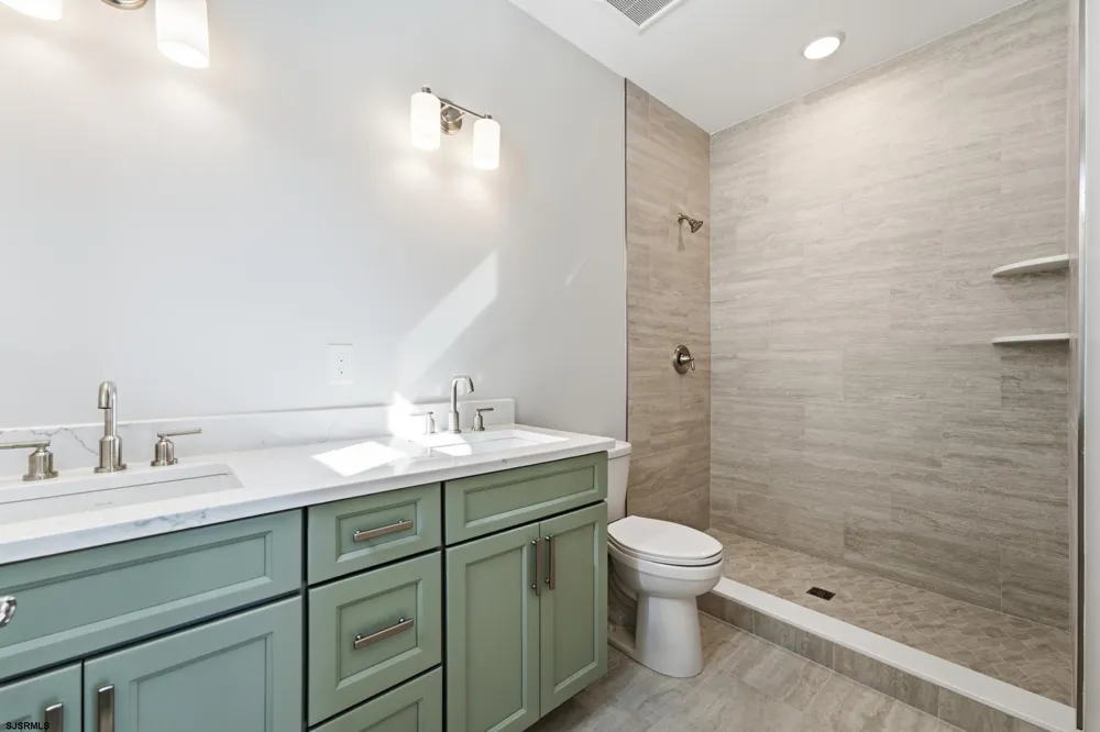827 Saint Charles Pl Ocean City, NJ 08226