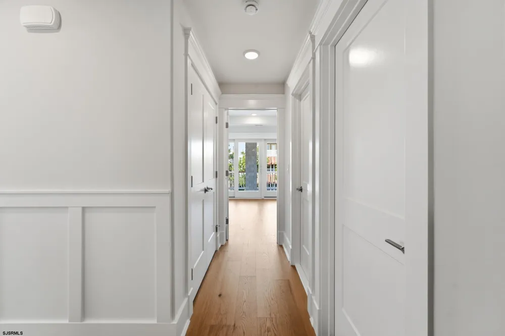 827 Saint Charles Pl Ocean City, NJ 08226