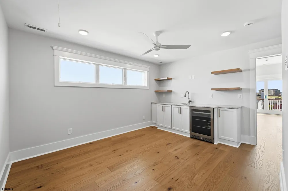 827 Saint Charles Pl Ocean City, NJ 08226