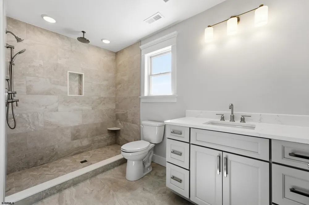 827 Saint Charles Pl Ocean City, NJ 08226