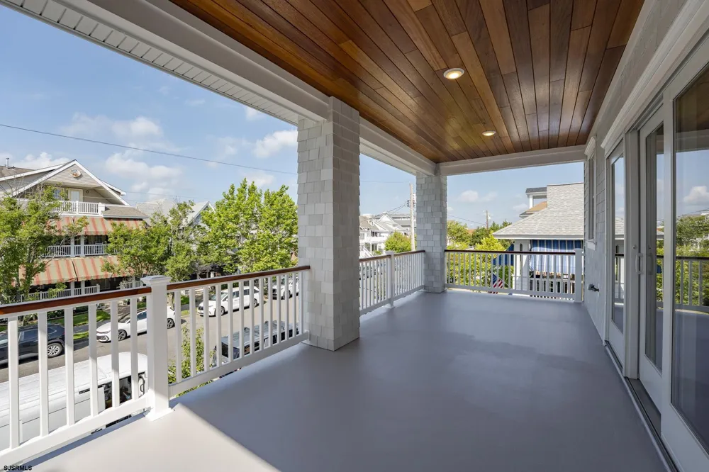 827 Saint Charles Pl Ocean City, NJ 08226