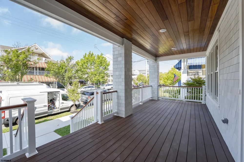 827 Saint Charles Pl Ocean City, NJ 08226