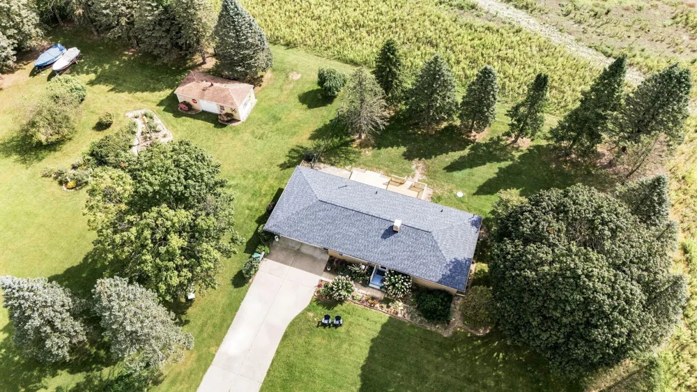 9557 Cleveland Avenue Baroda Township, MI 49101