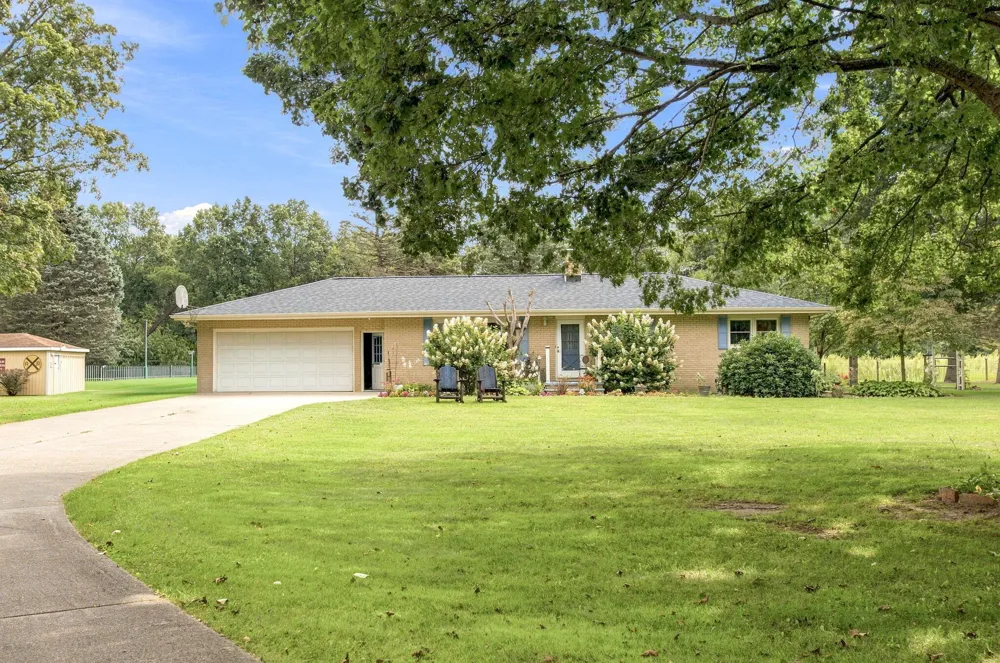 9557 Cleveland Avenue Baroda Township, MI 49101
