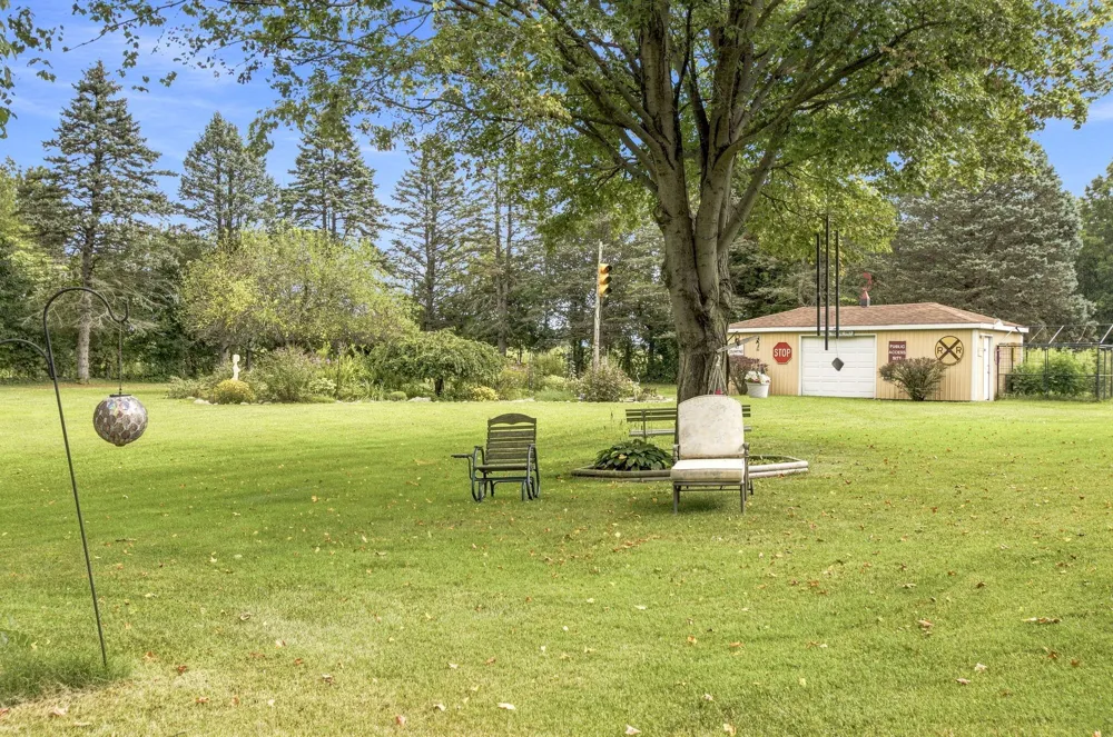 9557 Cleveland Avenue Baroda Township, MI 49101