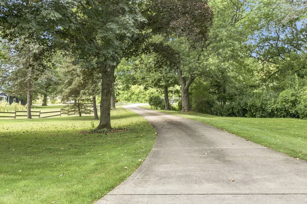 9557 Cleveland Avenue Baroda Township, MI 49101
