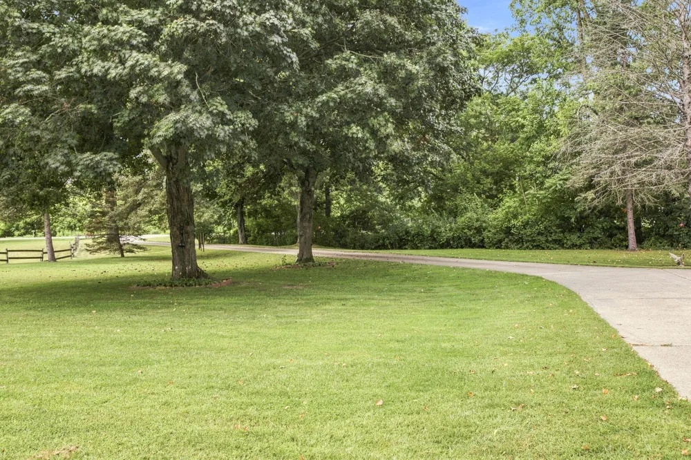 9557 Cleveland Avenue Baroda Township, MI 49101