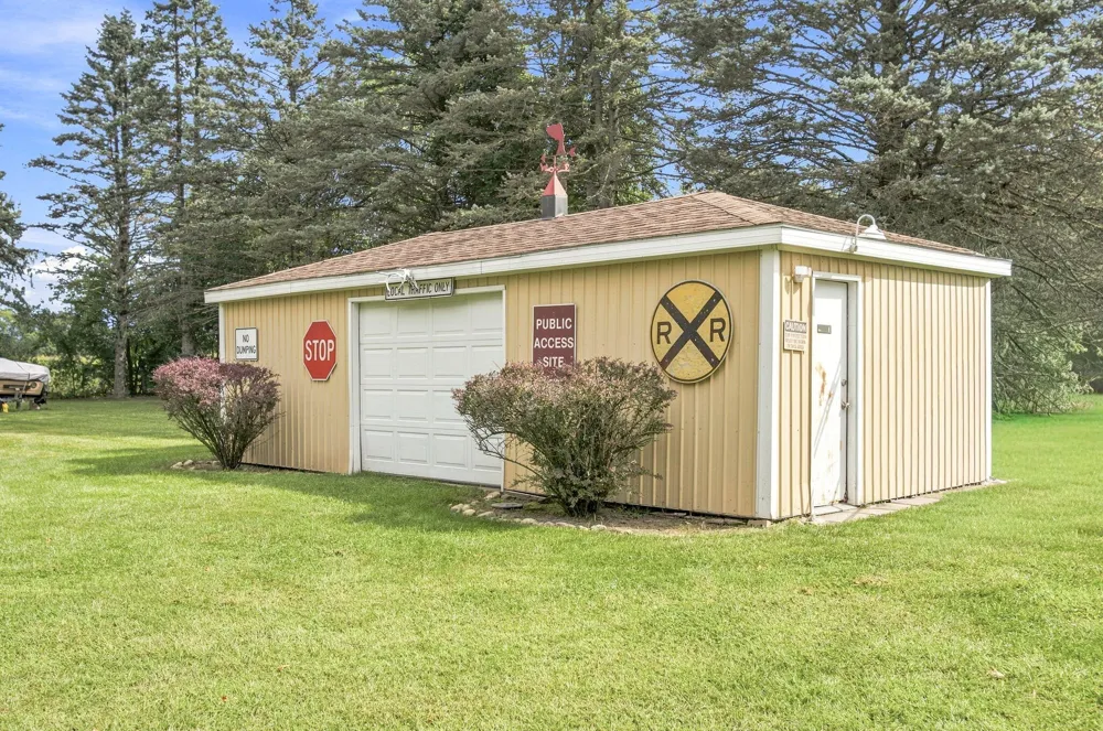 9557 Cleveland Avenue Baroda Township, MI 49101