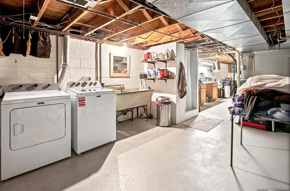 9557 Cleveland Avenue Baroda Township, MI 49101