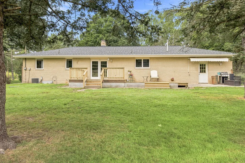 9557 Cleveland Avenue Baroda Township, MI 49101