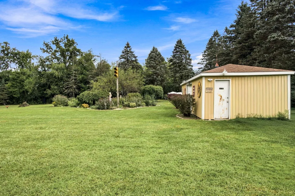 9557 Cleveland Avenue Baroda Township, MI 49101