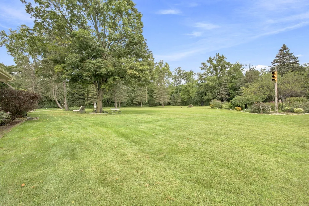 9557 Cleveland Avenue Baroda Township, MI 49101