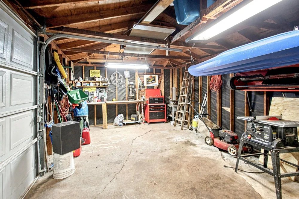9557 Cleveland Avenue Baroda Township, MI 49101