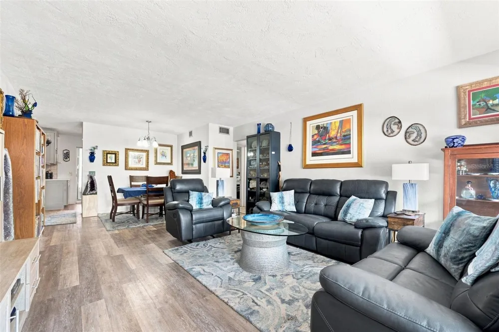4300 58TH STREET #1817 Kenneth City, FL 33709