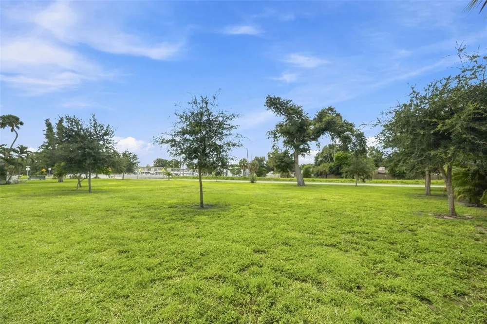 4300 58TH STREET #1817 Kenneth City, FL 33709