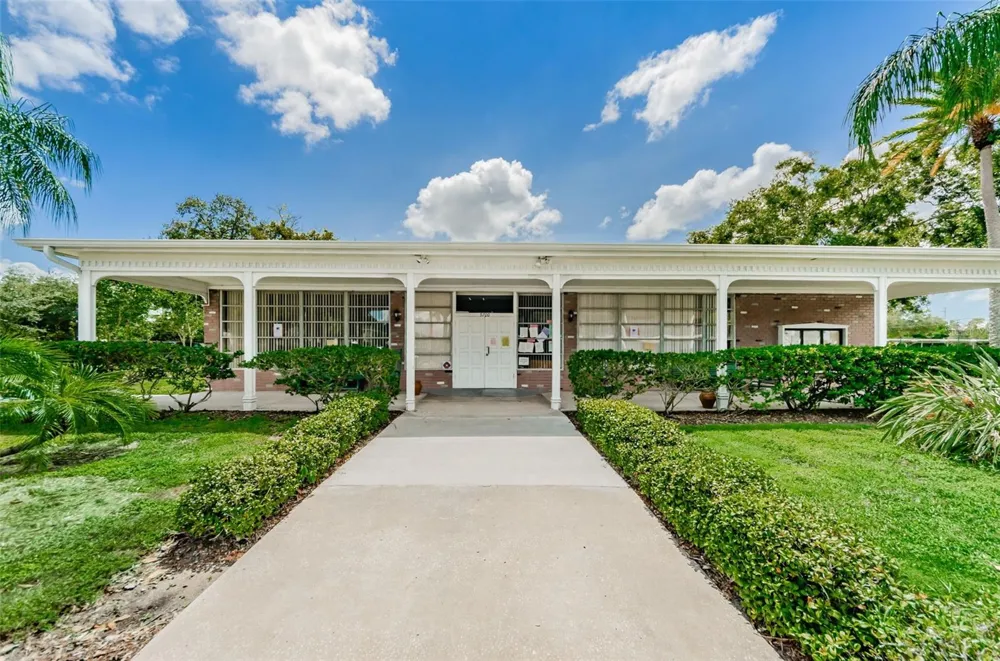 4300 58TH STREET #1817 Kenneth City, FL 33709