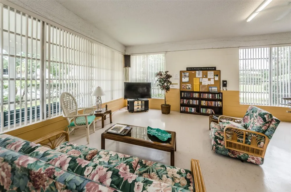 4300 58TH STREET #1817 Kenneth City, FL 33709