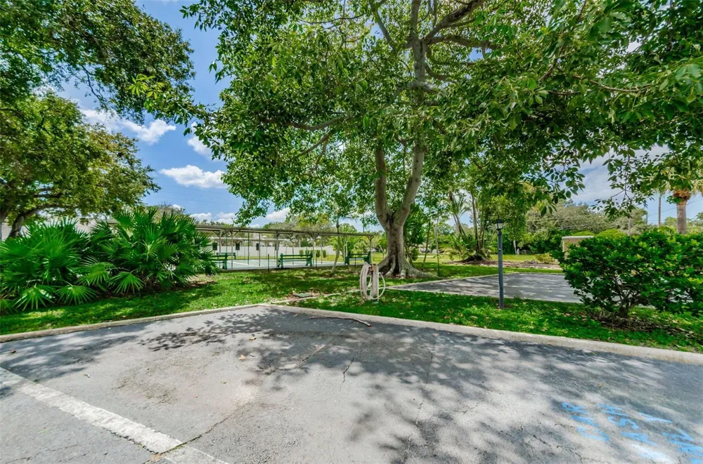 4300 58TH STREET #1817 Kenneth City, FL 33709